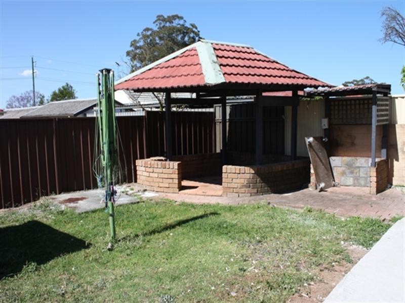 79 Oliveri Crescent, Green Valley NSW 2168