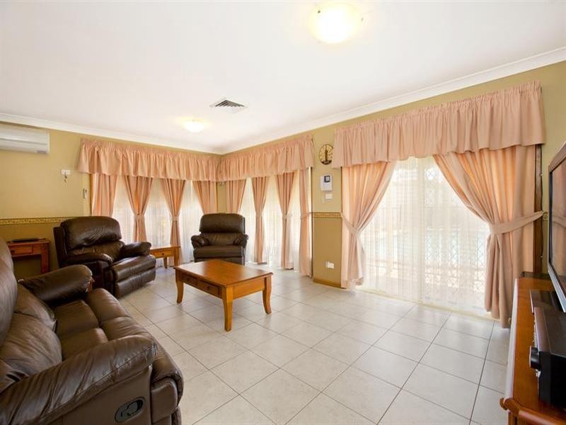 9 Kearns Place, Horningsea Park NSW 2171