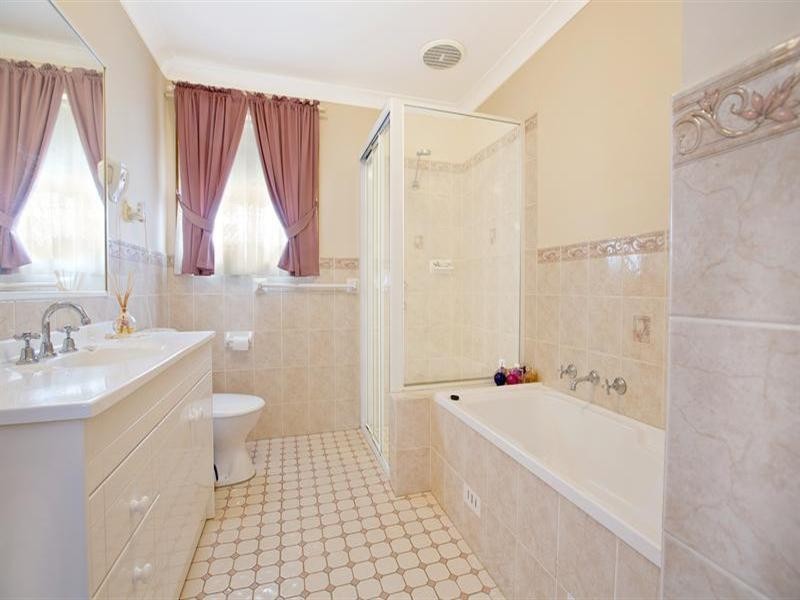 9 Kearns Place, Horningsea Park NSW 2171