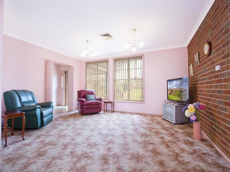 80b Southern Cross Avenue, Middleton Grange NSW 2171