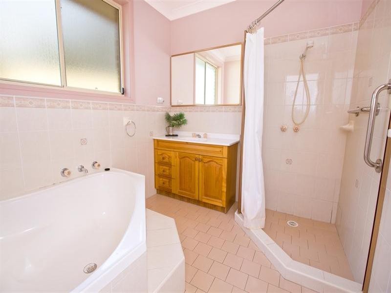 80b Southern Cross Avenue, Middleton Grange NSW 2171