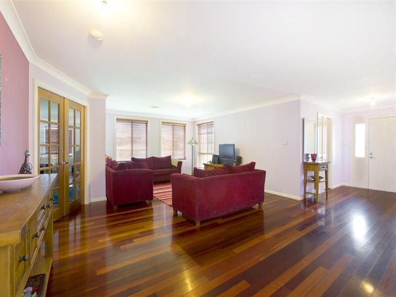 8 Swansea Place, West Hoxton NSW 2171