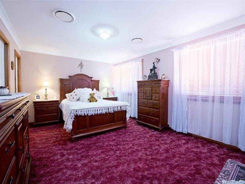 West Hoxton NSW 2171