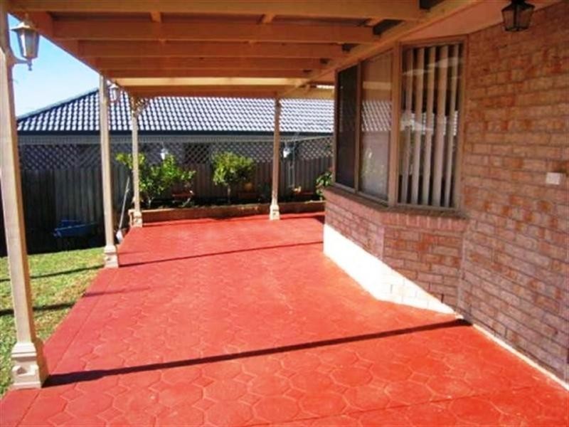 8 Gungarlin Drive, Horningsea Park NSW 2171