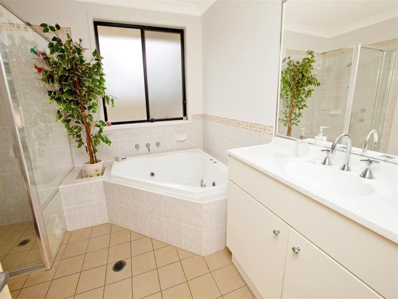 24 Wingham Avenue, Carnes Hill NSW 2171