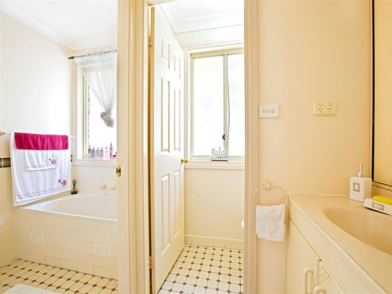 8a Carina Avenue, Hinchinbrook NSW 2168