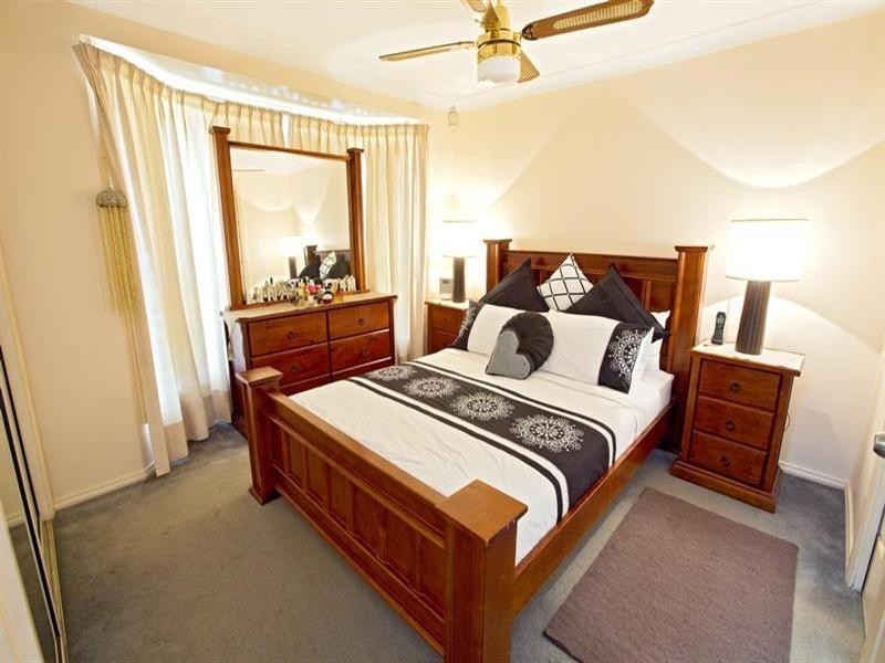 8a Carina Avenue, Hinchinbrook NSW 2168