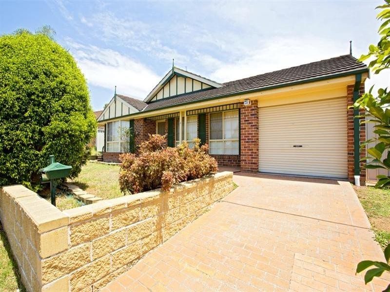 8a Carina Avenue, Hinchinbrook NSW 2168