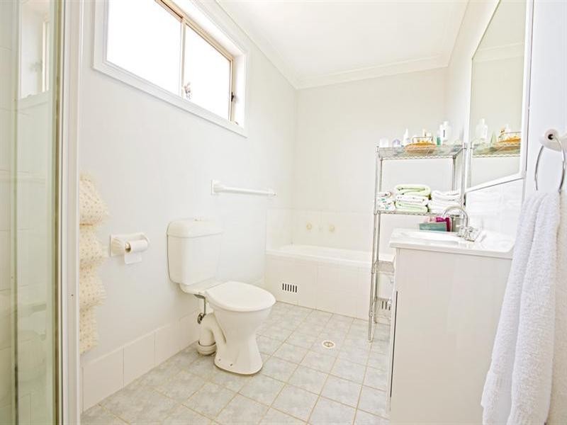 4 Sunrise Place, Horningsea Park NSW 2171