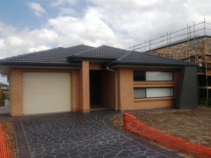 73 Sarah Hollands Drive, Carnes Hill NSW 2171