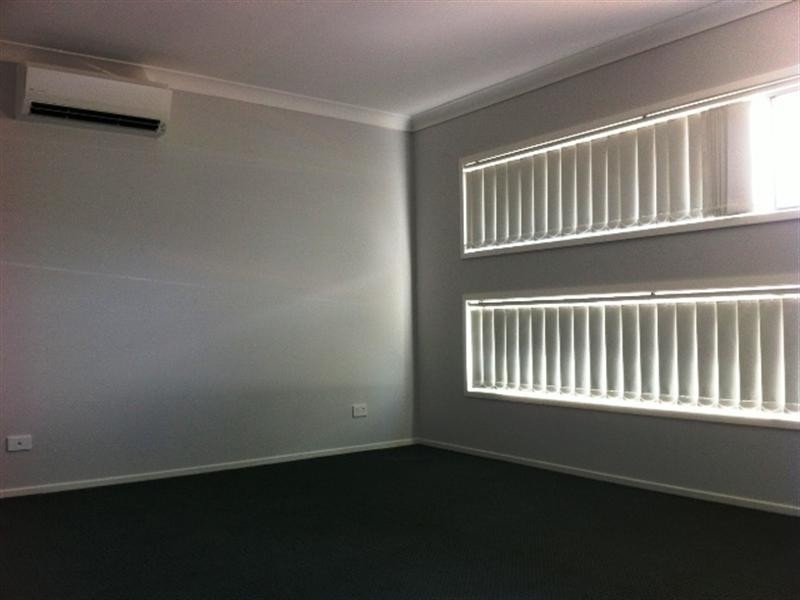 73 Sarah Hollands Drive, Carnes Hill NSW 2171