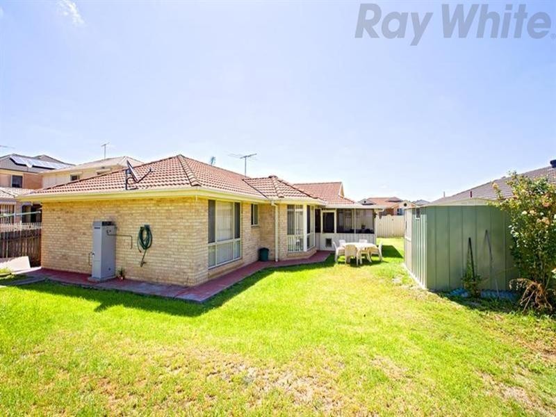 28 Solander Avenue, West Hoxton NSW 2171