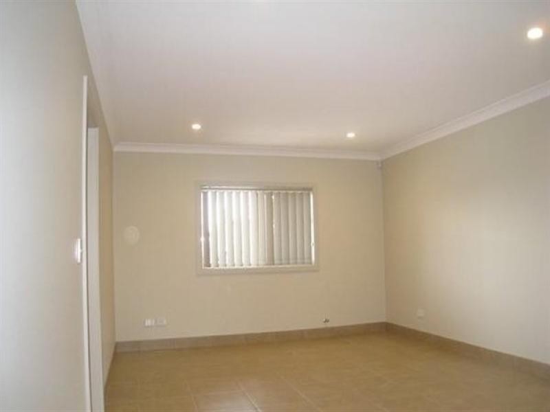 Edensor Park NSW 2176