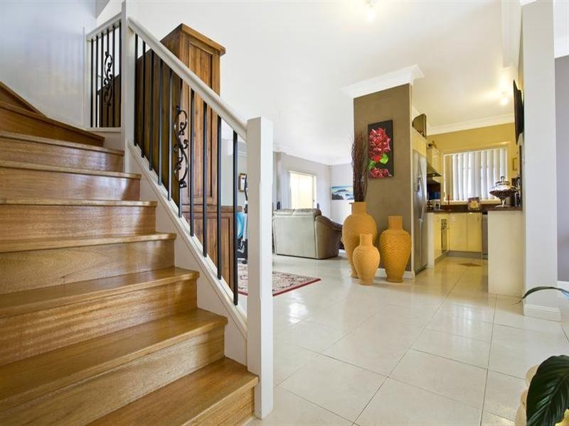 82 Harraden Drive, West Hoxton NSW 2171