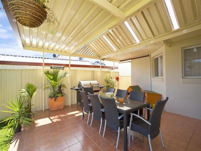 82 Harraden Drive, West Hoxton NSW 2171