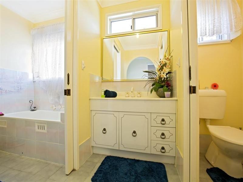 2 Wynn Close, Edensor Park NSW 2176