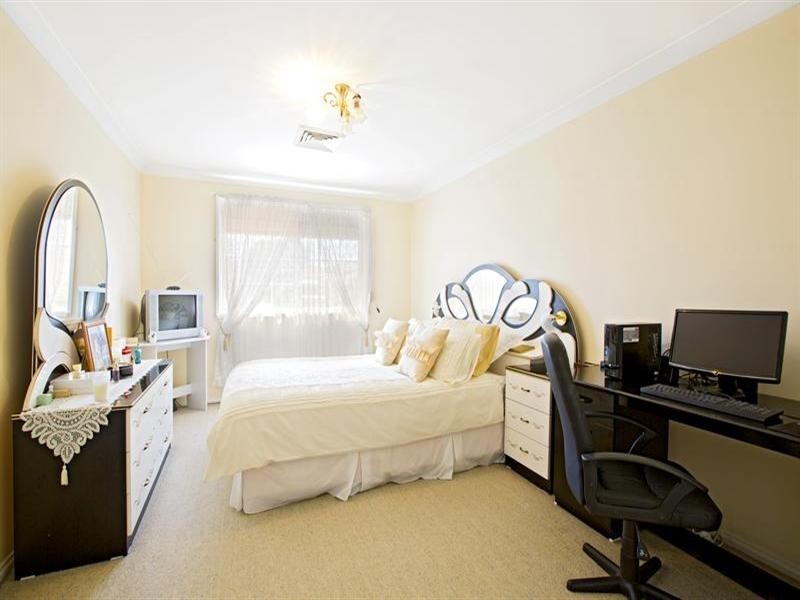 2 Wynn Close, Edensor Park NSW 2176