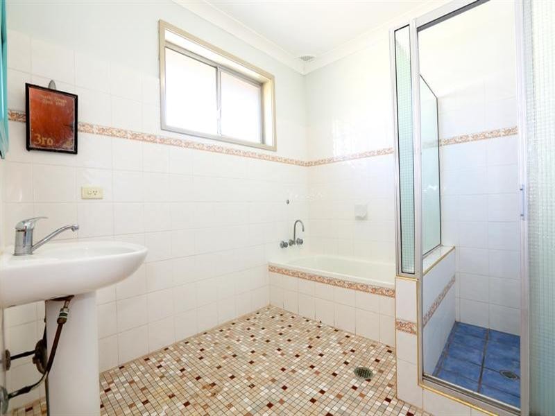 42 McKibbin Street, Canley Heights NSW 2166