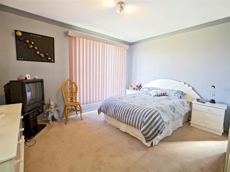 17 Opal Place, Bossley Park NSW 2176