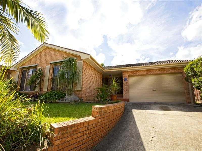 17 Opal Place, Bossley Park NSW 2176