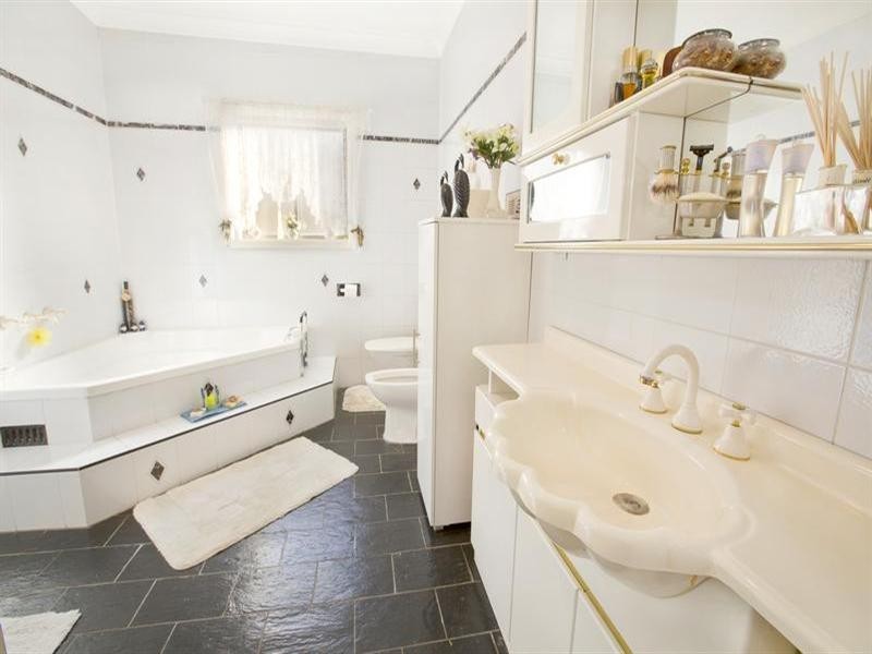 West Hoxton NSW 2171