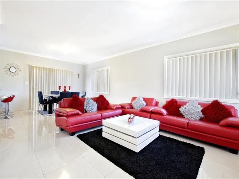 1b Wauchope Road, Carnes Hill NSW 2171