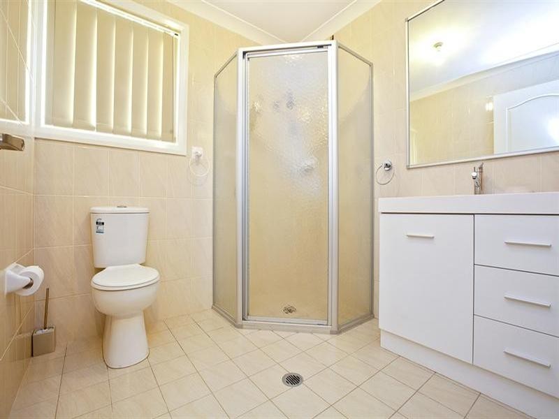 1b Wauchope Road, Carnes Hill NSW 2171