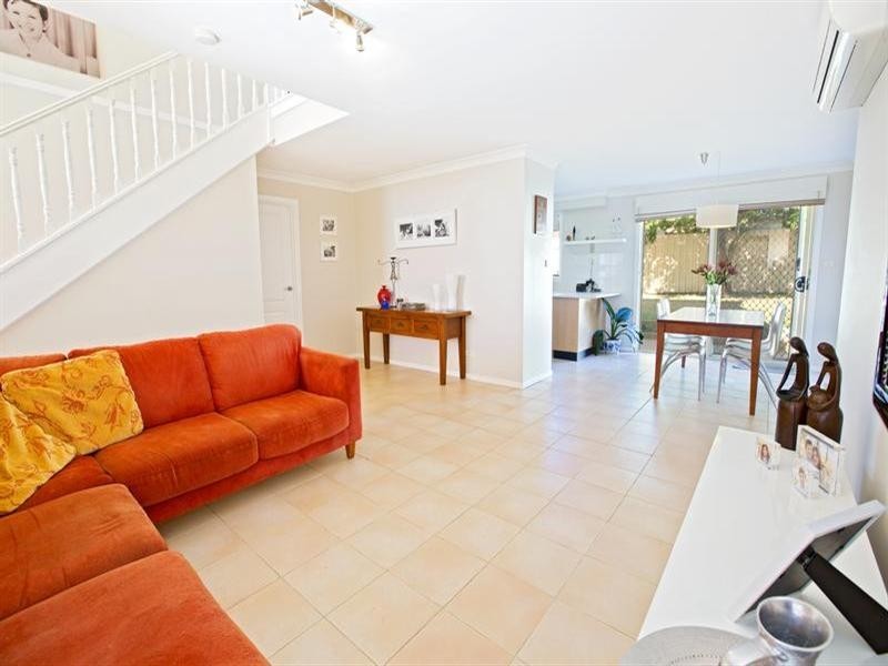 4B Marin Place, Prestons NSW 2170