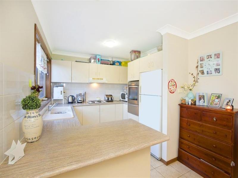 2/4 Dent Close, Hinchinbrook NSW 2168