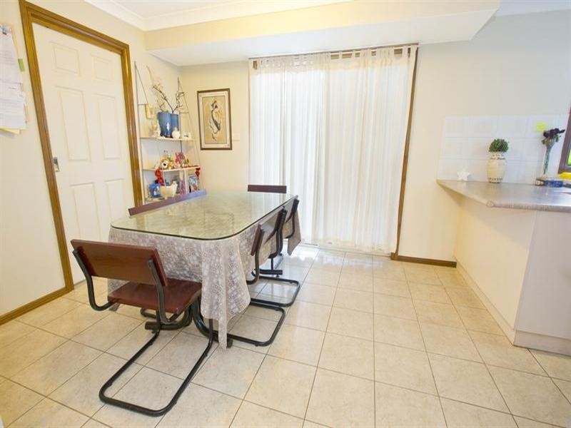 2/4 Dent Close, Hinchinbrook NSW 2168