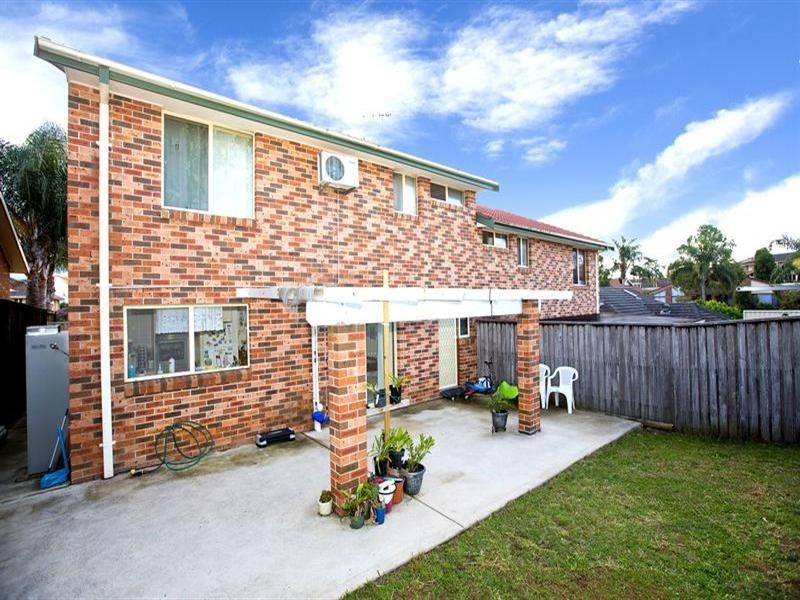 2/4 Dent Close, Hinchinbrook NSW 2168