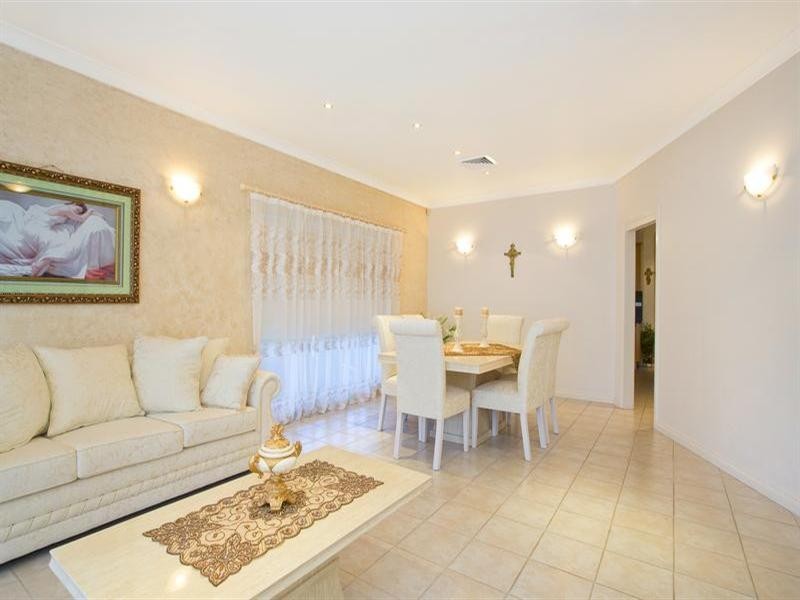 2 Richard Cresent, Cecil Hills NSW 2171