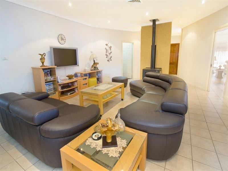 2 Richard Cresent, Cecil Hills NSW 2171