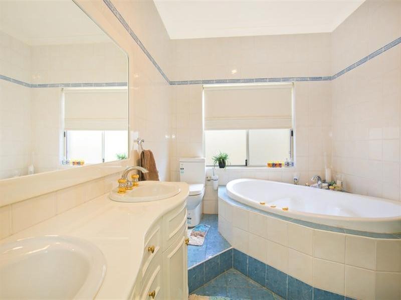 2 Richard Cresent, Cecil Hills NSW 2171
