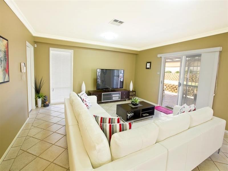 West Hoxton NSW 2171