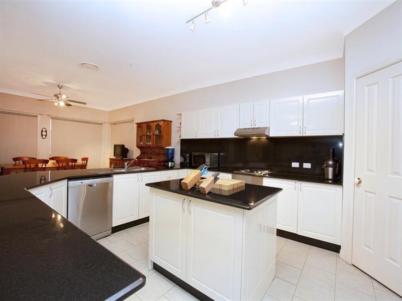 42 Watling Avenue, West Hoxton NSW 2171