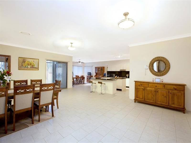 42 Watling Avenue, West Hoxton NSW 2171