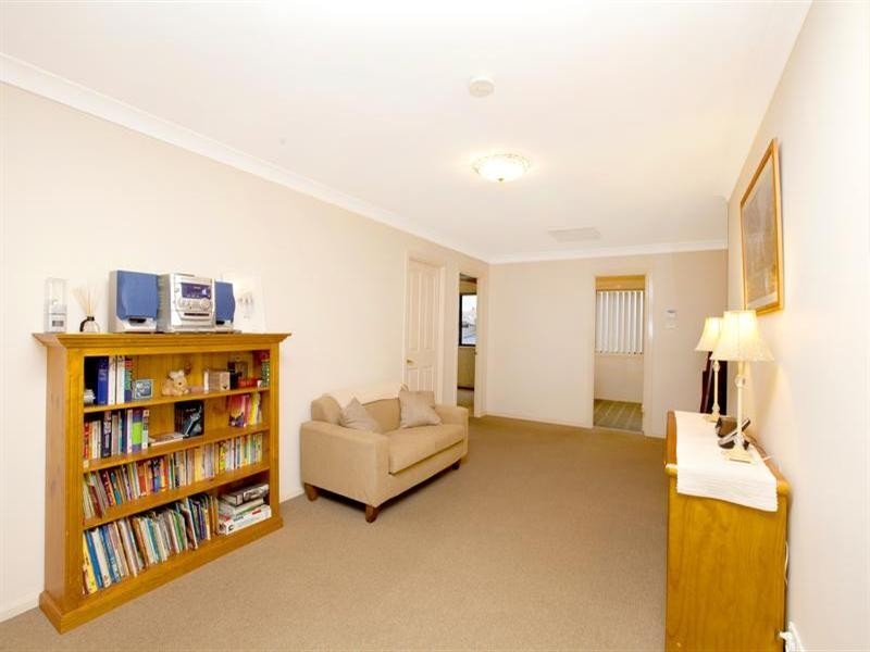 42 Watling Avenue, West Hoxton NSW 2171