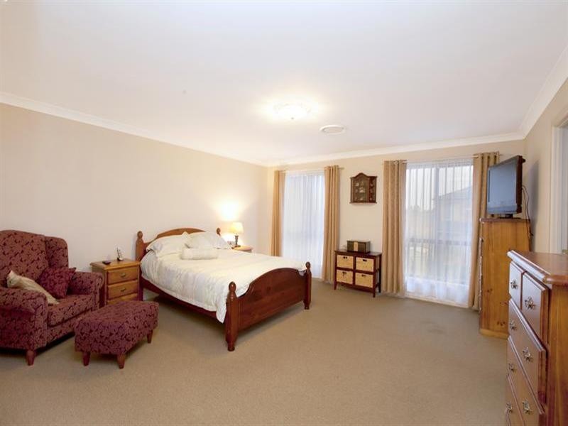 42 Watling Avenue, West Hoxton NSW 2171