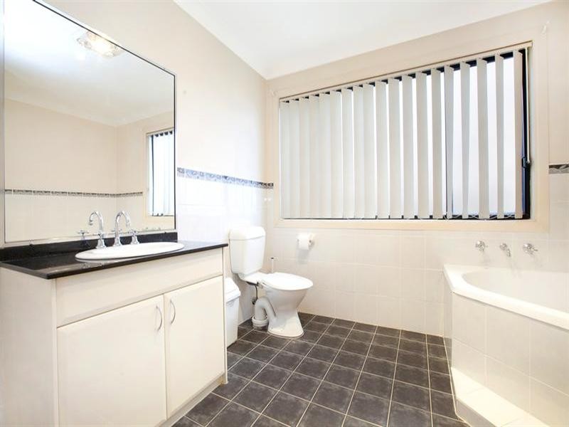 42 Watling Avenue, West Hoxton NSW 2171