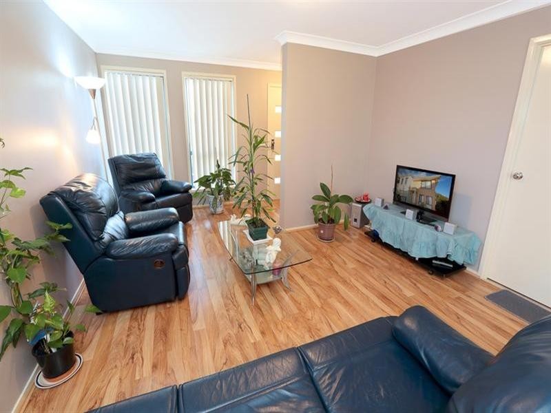 72 Coffs Harbour Avenue, Hoxton Park NSW 2171