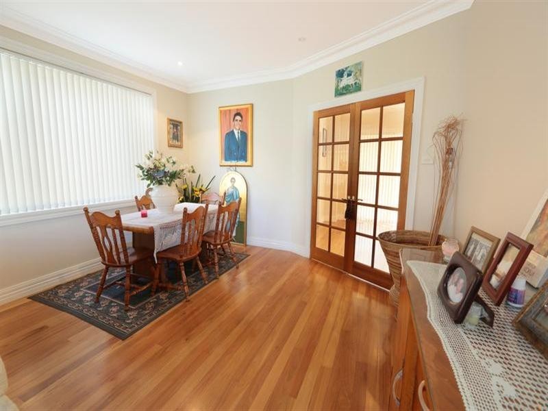 3 Bernier Way, Green Valley NSW 2168