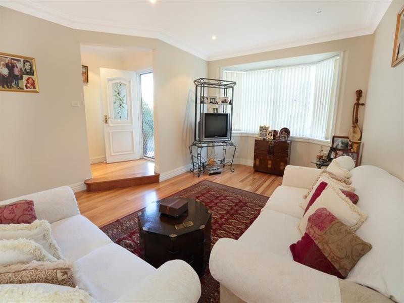 3 Bernier Way, Green Valley NSW 2168