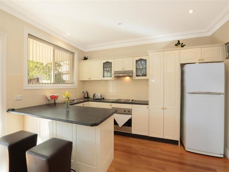 3 Bernier Way, Green Valley NSW 2168