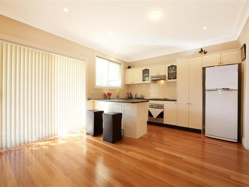 3 Bernier Way, Green Valley NSW 2168