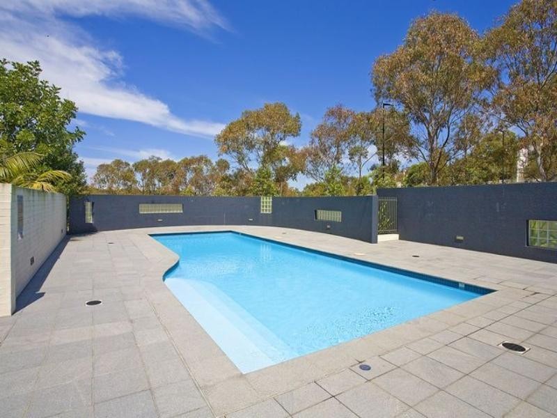 2/1 Sandpiper Crescent, Newington NSW 2127