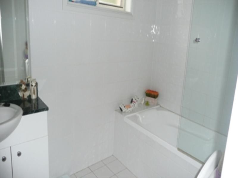 20 Charlton Drive, Liberty Grove NSW 2138