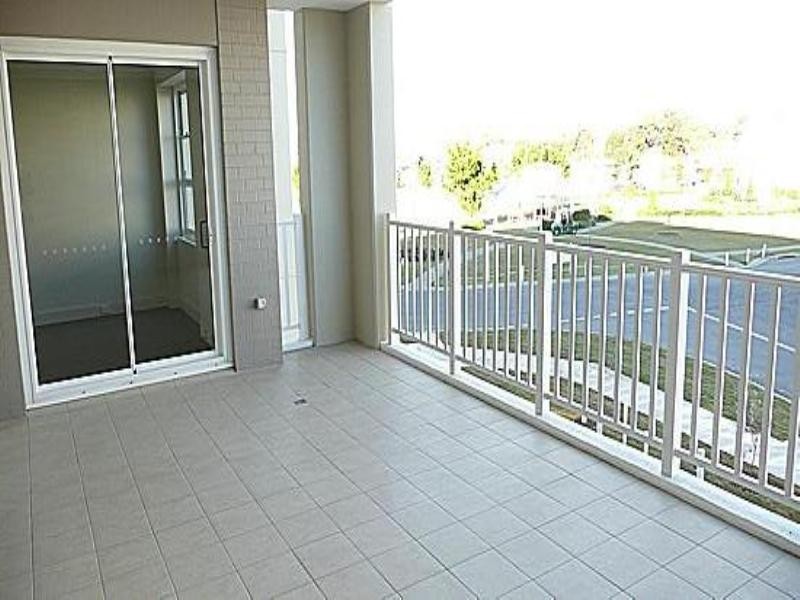 32/68 Village Drive, Breakfast Point NSW 2137