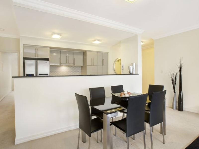 13/2-4 Woodlands Avenue, Breakfast Point NSW 2137