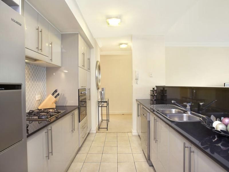 13/2-4 Woodlands Avenue, Breakfast Point NSW 2137